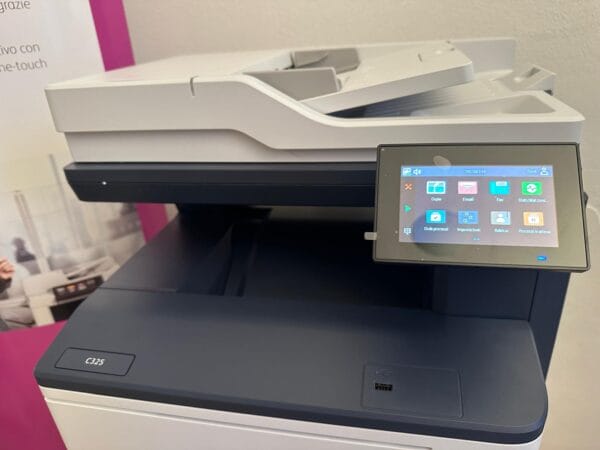 Multifunzione Xerox C325 presso lo showroom Nadar di Albiate